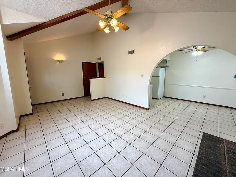 764 Colchester Dr — Photo 5