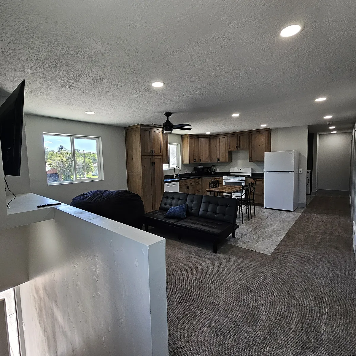 Building Photo - 227 E 200 N #PRIVATE ROOMS AVAILA