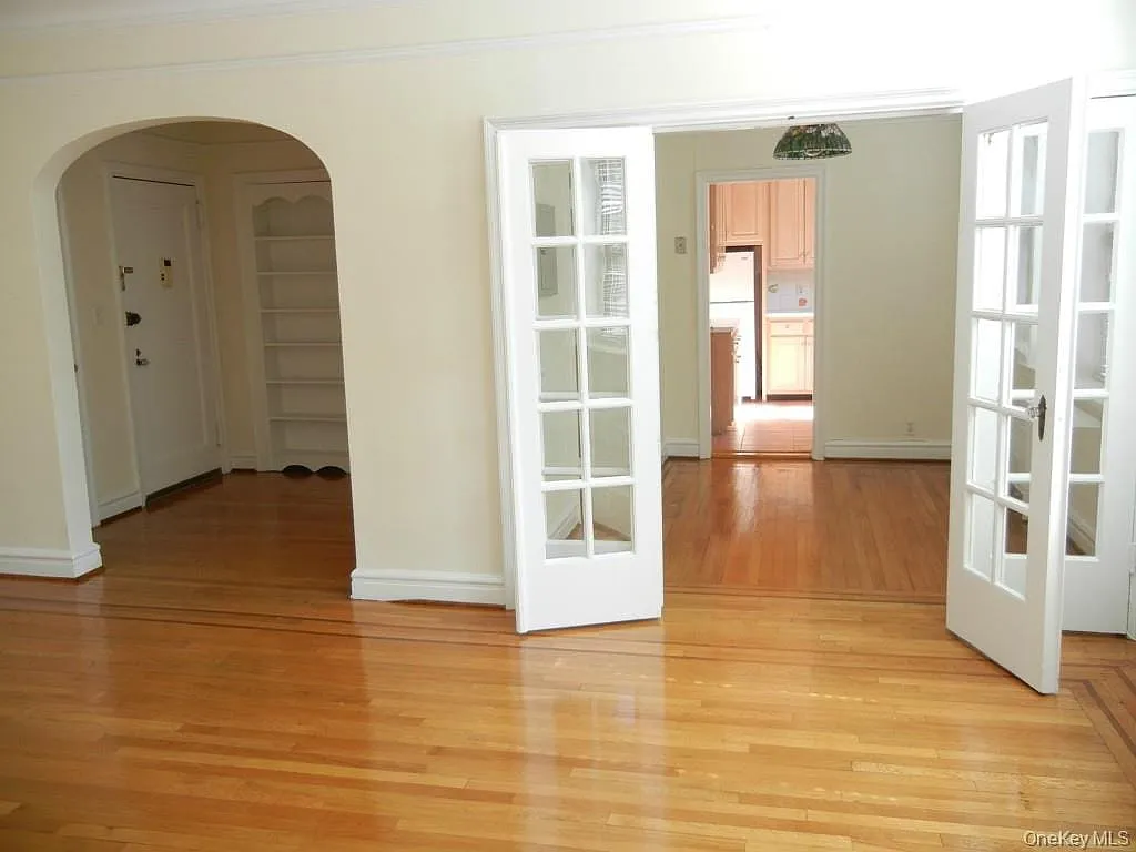 1 bed, 1.0 bath, 1000 sqft, $3,400 — Photo 3