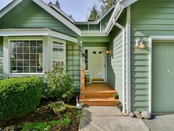 3rd image of 10821 313th Ave NE