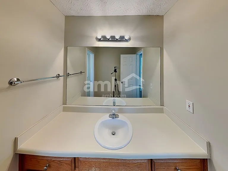 1222 Cabots Ln — Photo 8