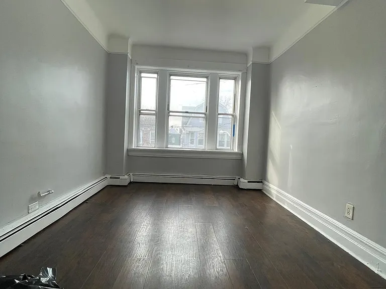206 Bidwell Ave #2R — Photo 4