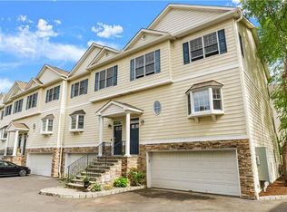 48 E Hayestown Rd APT 306, Danbury, CT 06811