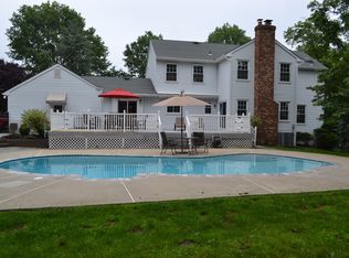 11 Quaker Rd, Middletown, NJ 07748