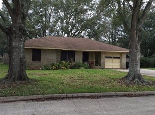 2109 N Tinsley St, Angleton, TX 77515