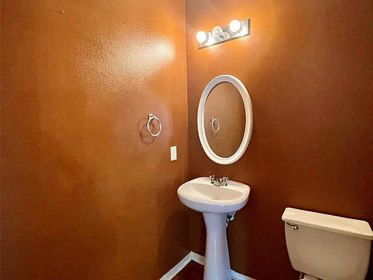 21142 Field House Ct — Photo 15