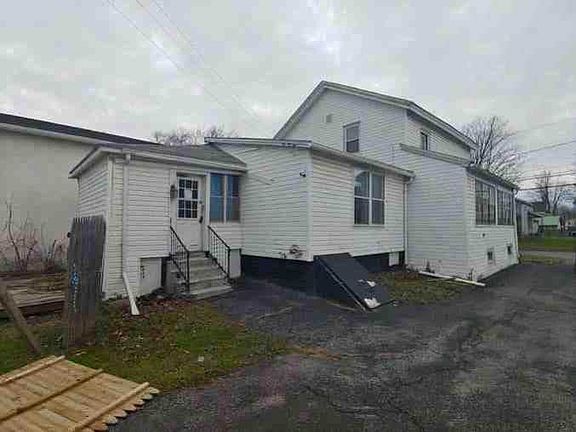 2nd image of 168 Seymour St