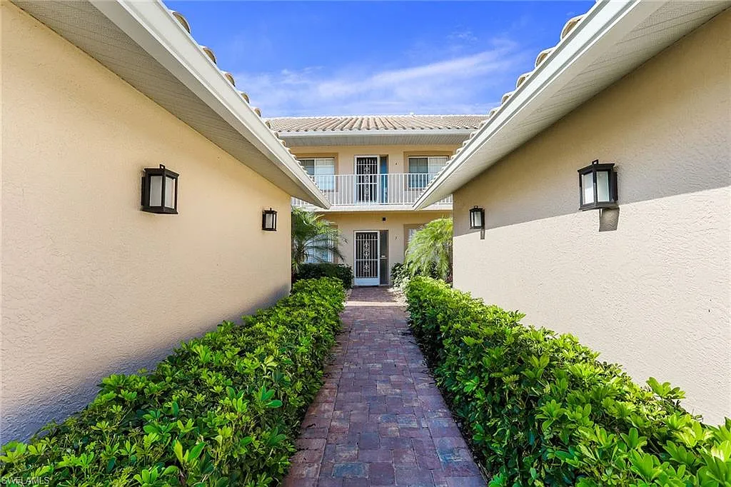 2 bed, 2.0 bath, 1619 sqft, $5,800 — Photo 1