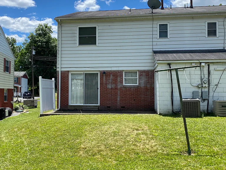 14313 Greenfield Cres SW — Photo 12
