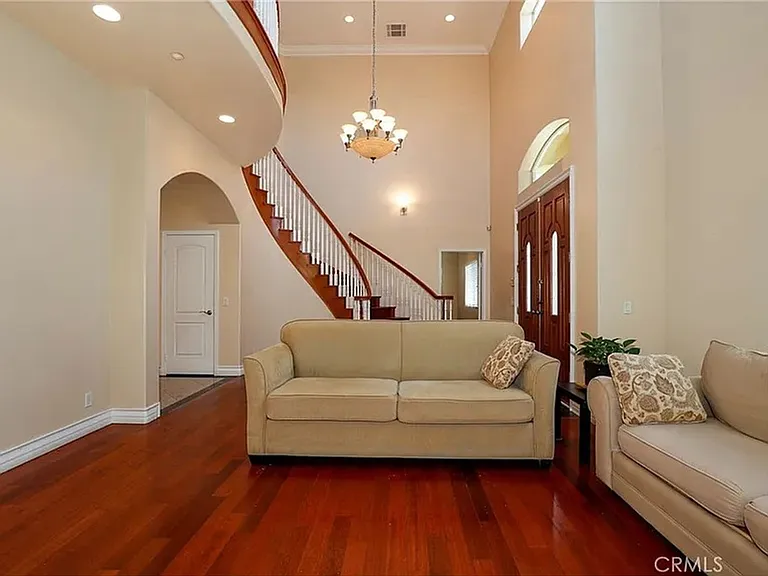 227 Florence Ave — Photo 11