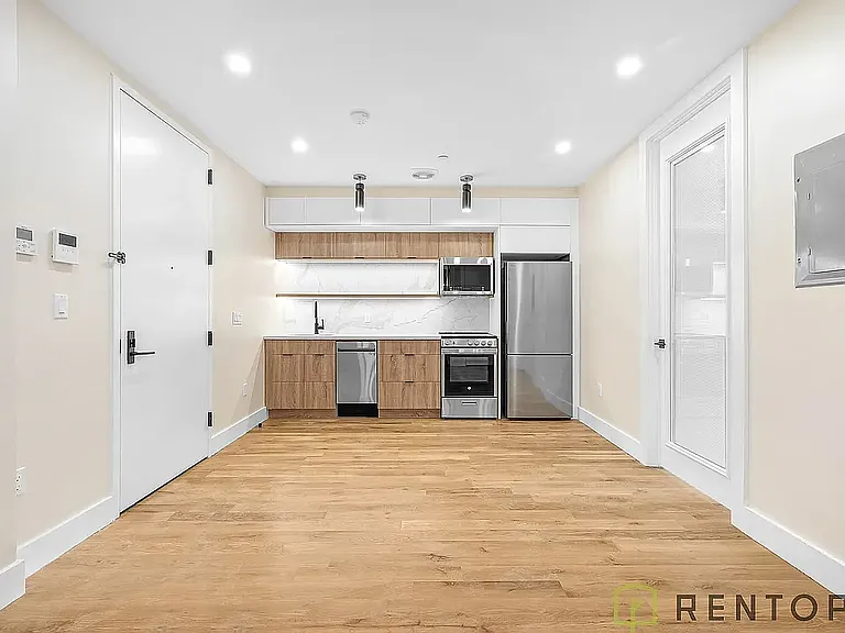 28 Richardson St #3N — Photo 6