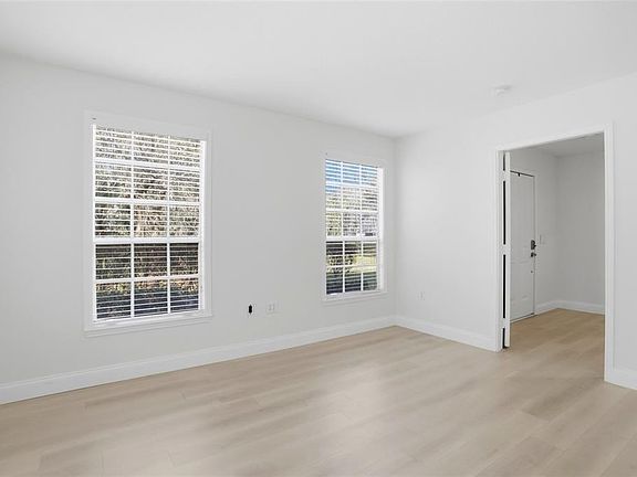4th image of 310 Grand Bay Ln