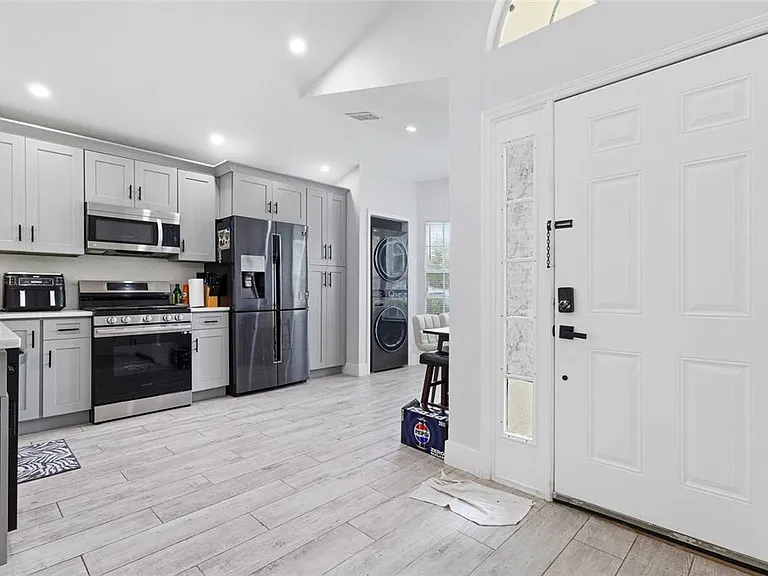457 Sonja Cir — Photo 6