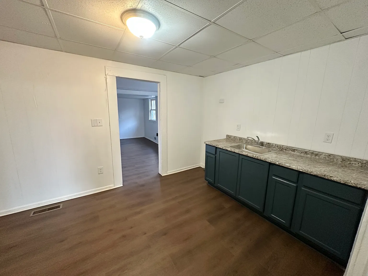 3 bed, 1034 sqft, $1,000 — Photo 3