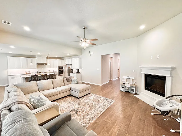 809 Uplands Dr — Photo 9