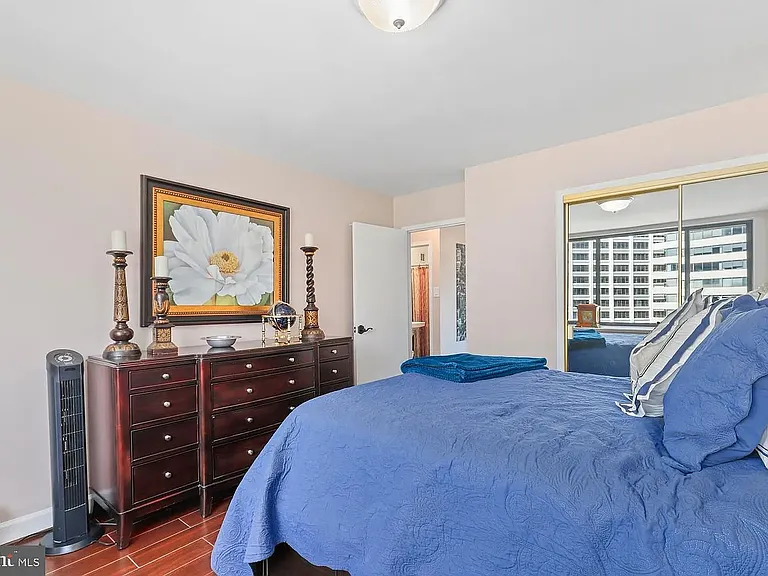 1121 Arlington Blvd #942 — Photo 10