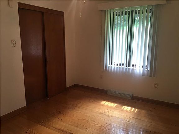 5th image of 311 McMahon Dr