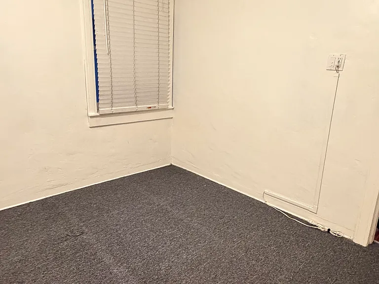 185 S Glassell St #6 — Photo 6