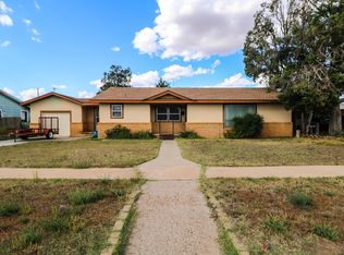 206 SW 1st St, Earth, TX 79031