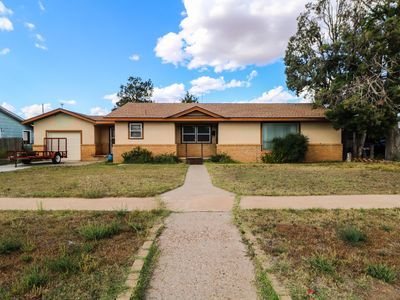 206 SW 1st St, Earth, TX, 79031