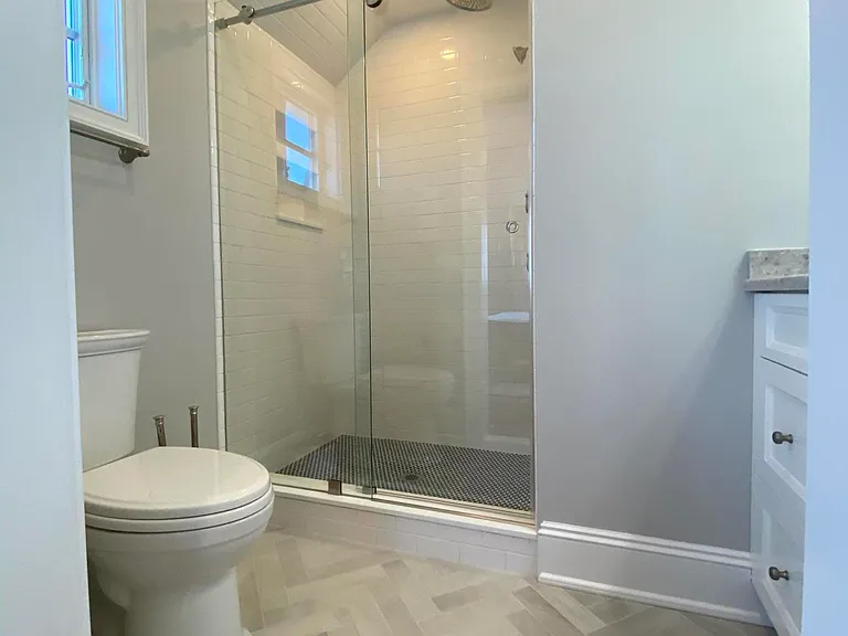 410 Lake Ave — Photo 8