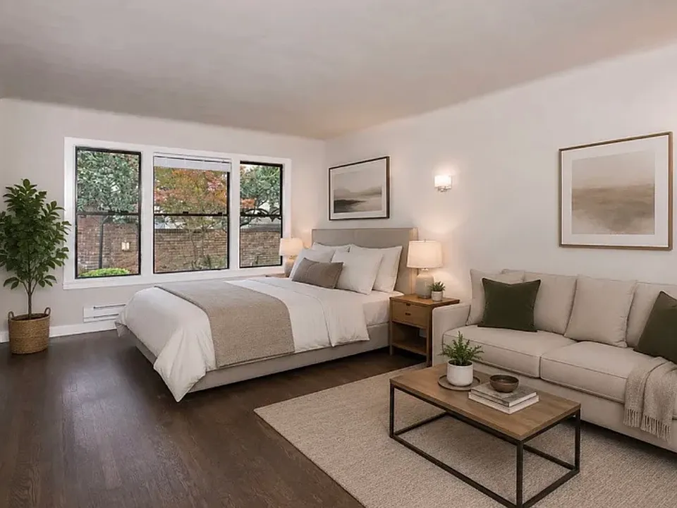 421 Summit Ave E #202