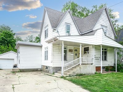 711 S 4th St, Dekalb, IL, 60115