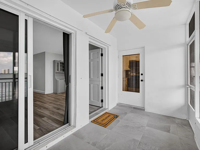 100 Shore Ct #208 — Photo 12