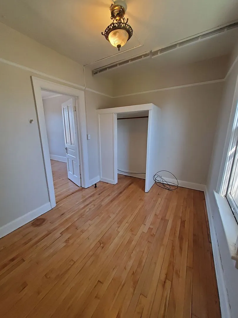 800 E Chambers St./3010 N Fratney St. (6 Unit) — Photo 1
