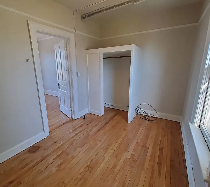 800 E Chambers St./3010 N Fratney St. (6 Unit)