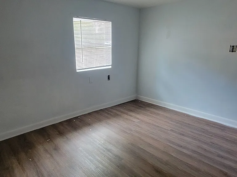 1024 Park Ave — Photo 18