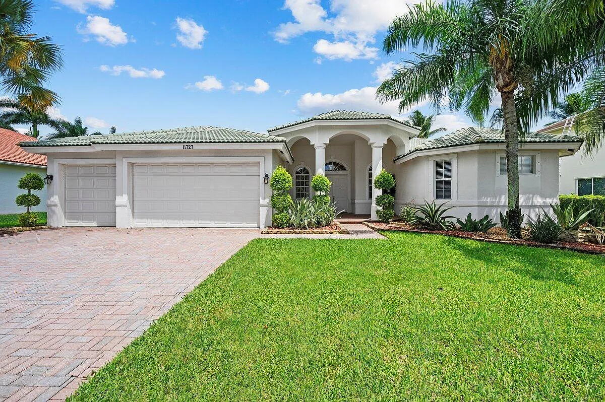 4 bed, 3.5 bath, 3117 sqft, $11,500 — Photo 1