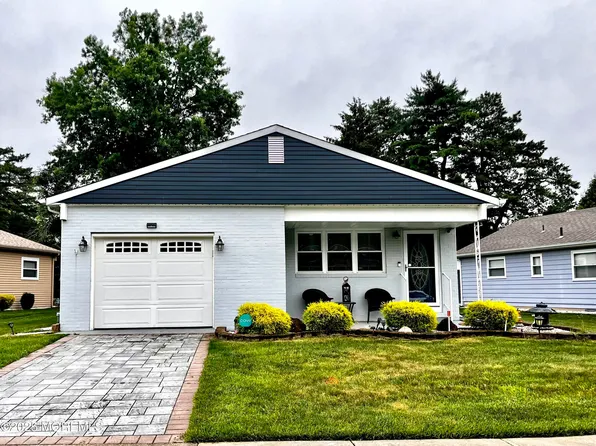 123 Torrey Pines Drive, Toms River, NJ 08757