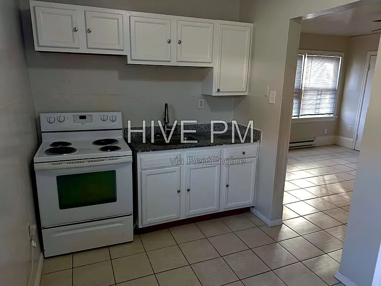 2108 Auburn Ave #3 — Photo 4