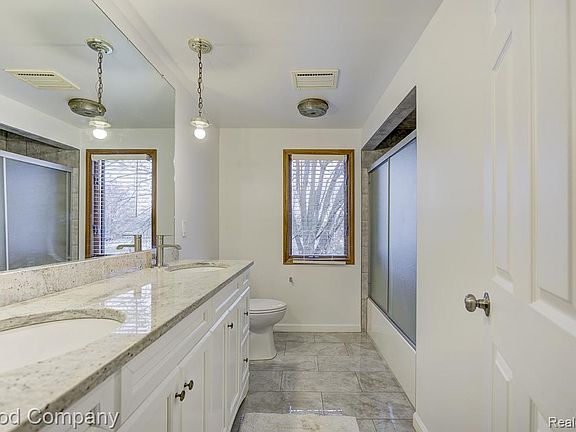 5th image of 38092 Westchester Rd