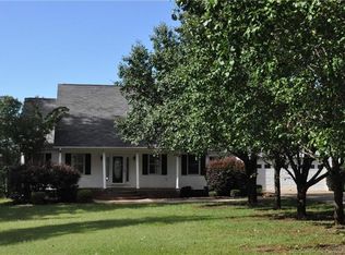 1200 Macedonia Church Rd, Campobello, SC 29322