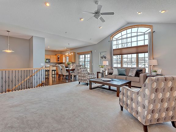5th image of 3820 Plum Creek Dr