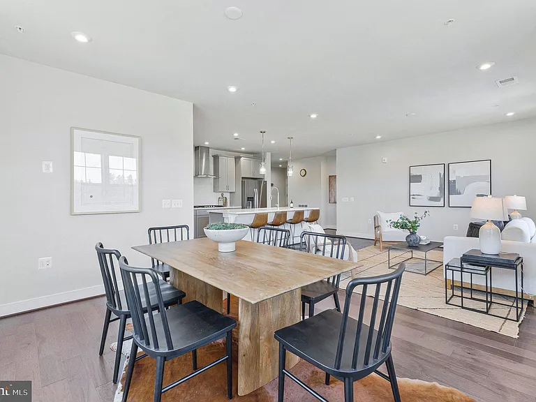 2320 Field Point Rd #4-304 — Photo 7