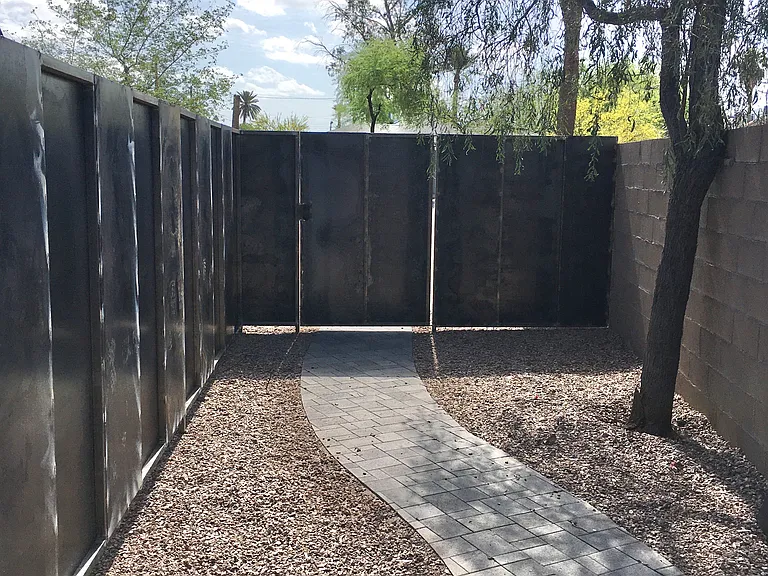 1724 N Whittier Dr — Photo 5
