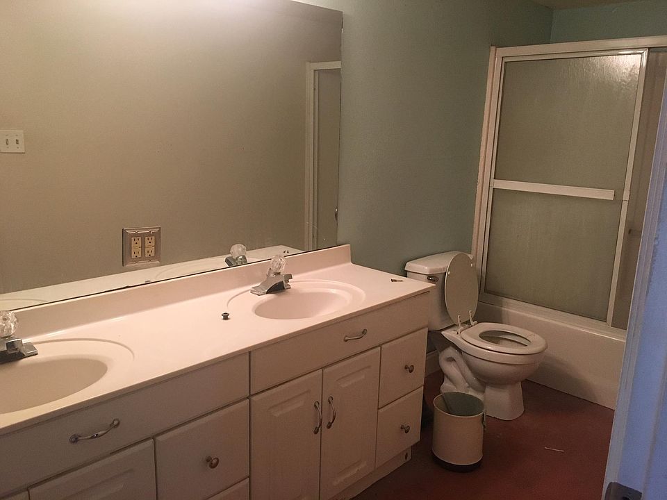 2nd image of 223 S Walnut St APT 3