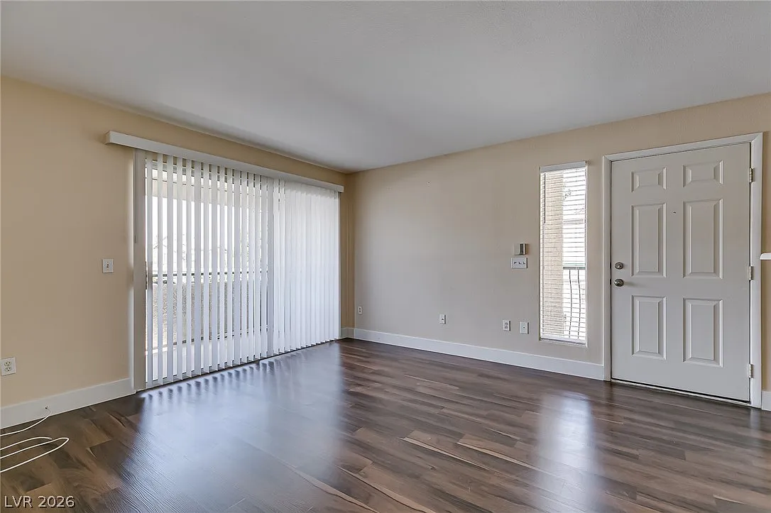 2 bed, 2.0 bath, 1029 sqft, $1,499 — Photo 2