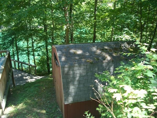 2nd image of 290 Hiawatha Ln