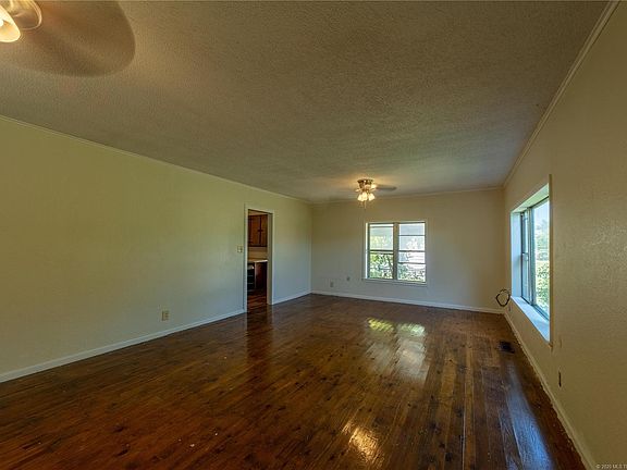 3rd image of 906 Peoria Ave