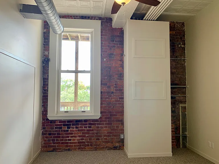 306 S Main St #2A — Photo 15