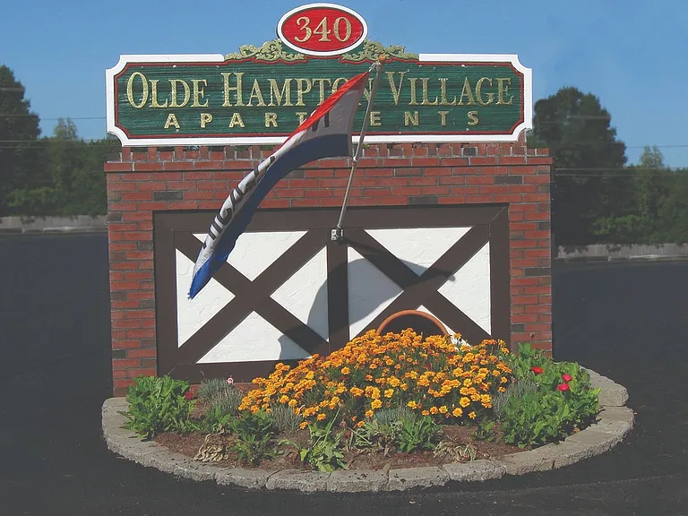 Olde Hampton Village — Photo 114