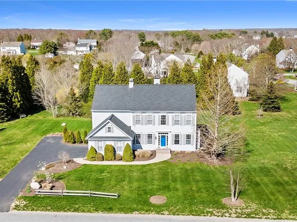 450 Kettle Pond Dr, South Kingstown, RI 02879