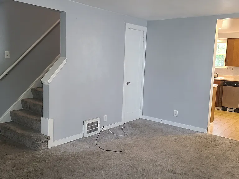 166 Fowler Ave — Photo 11