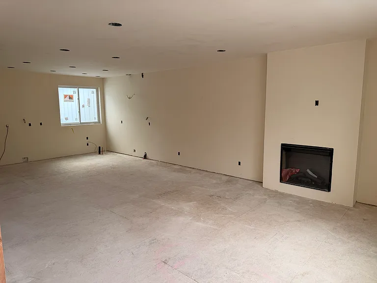 122 N Locust St #3 — Photo 4