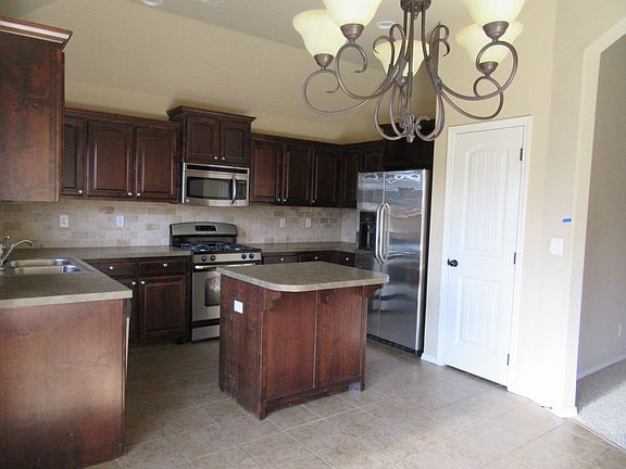 3rd image of 1723 W Austin Pl S