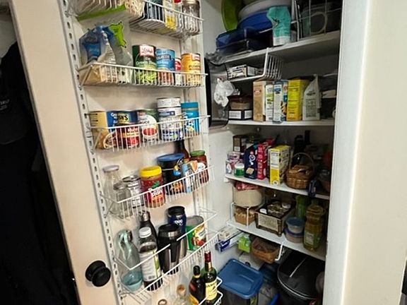 4th image of 770 W Aaron Dr